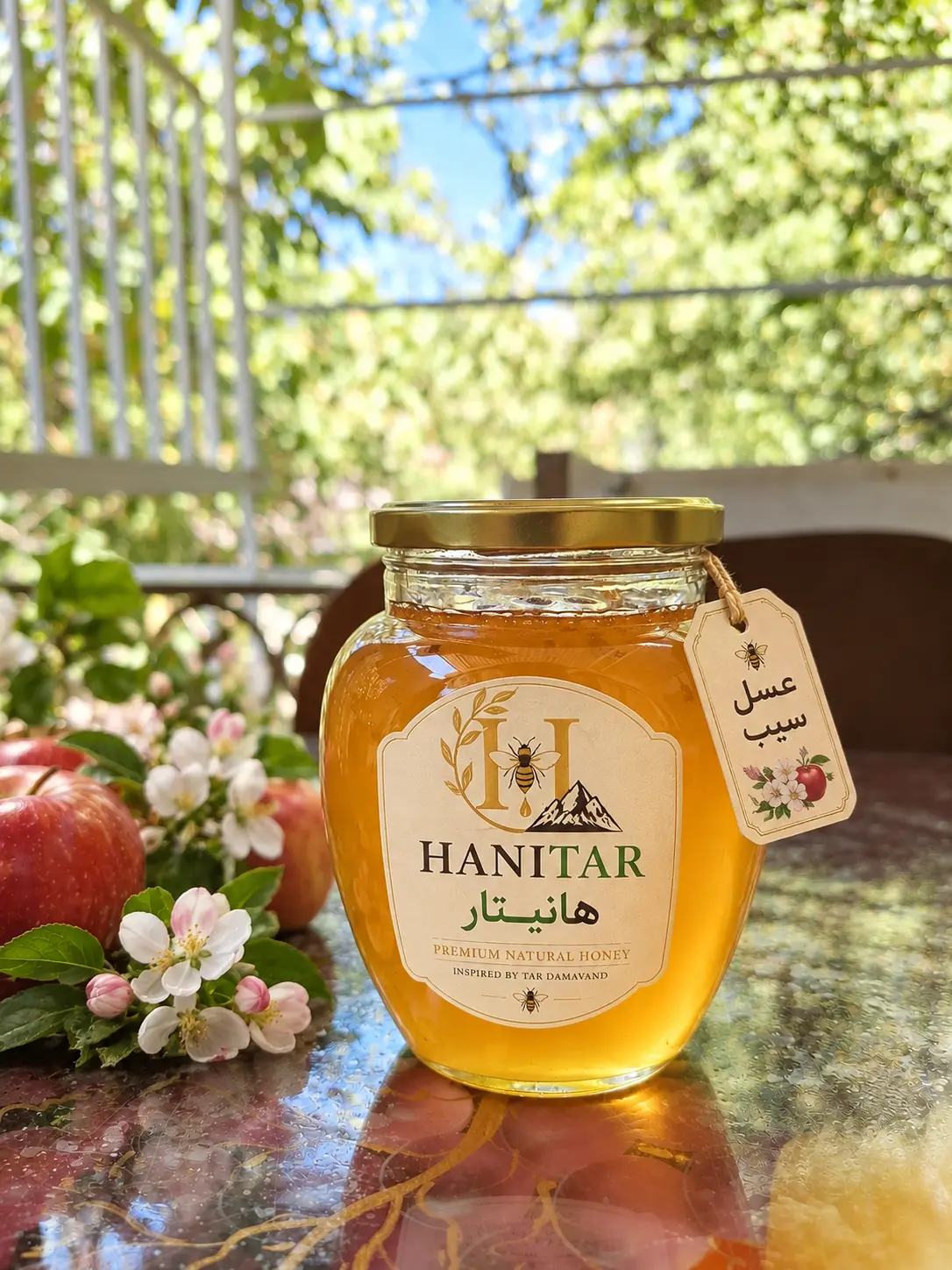 Apple Blossom Honey in Sunlit Garden عسل گل سیب - تصویر 1